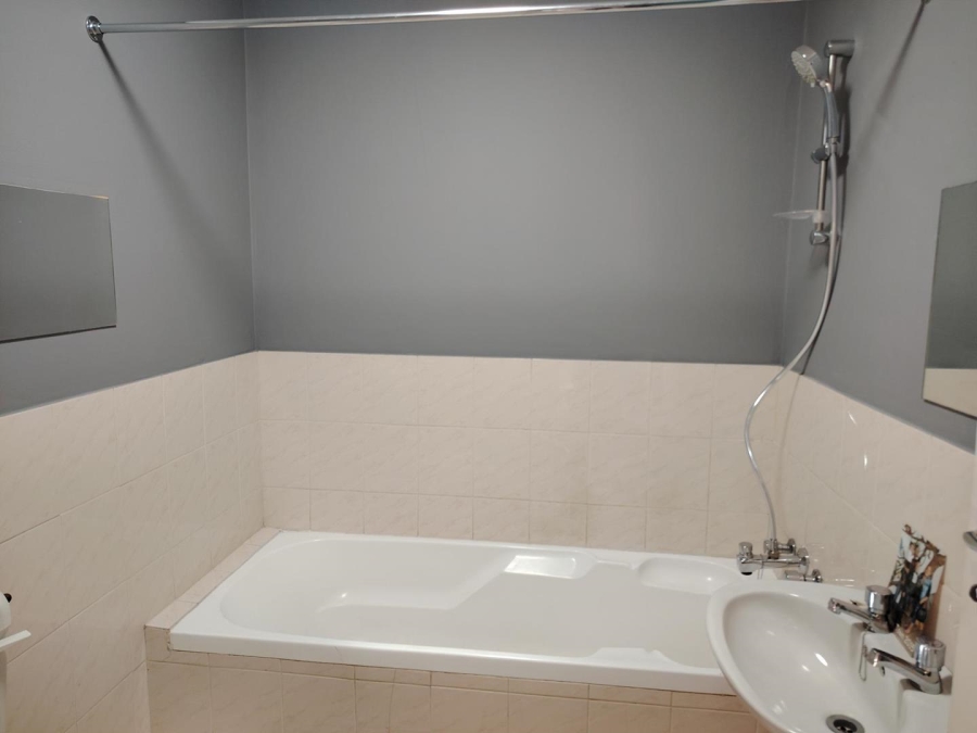 To Let 2 Bedroom Property for Rent in Morgenster Western Cape